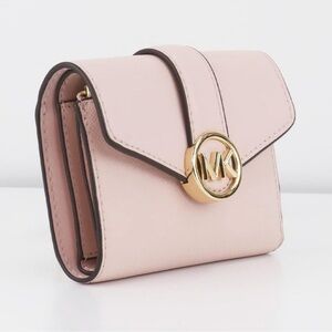 MICHAEL KORS CARMEN MEDIUM LOGO AND FAUX LEATHER WALLET 
POWDER BLUSH 
NWT
